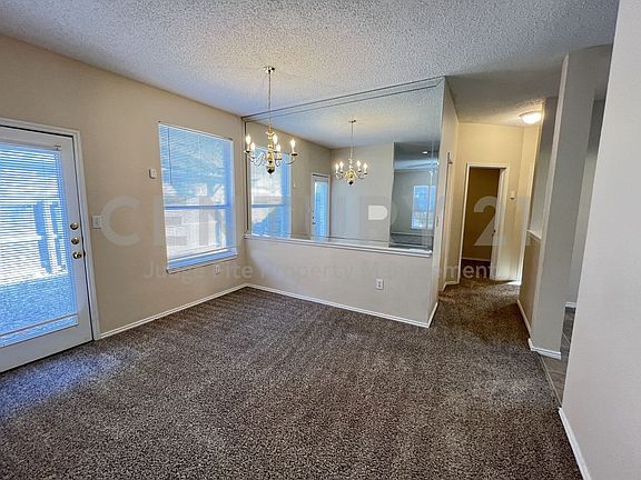3rd image of 2416 Wildwood Ln