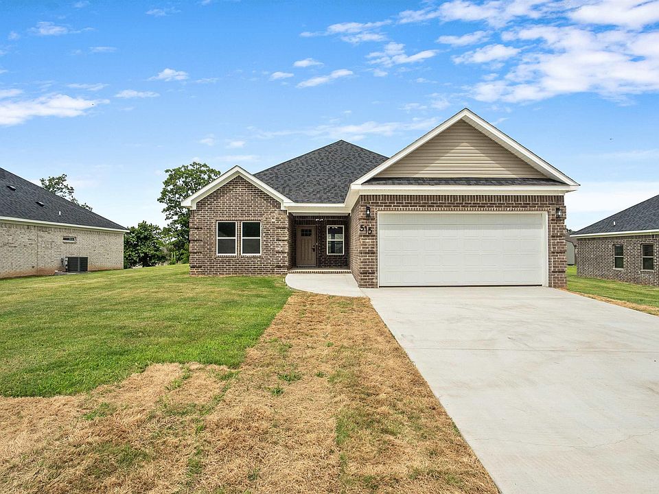 1st image of 515 Madeleine Cir