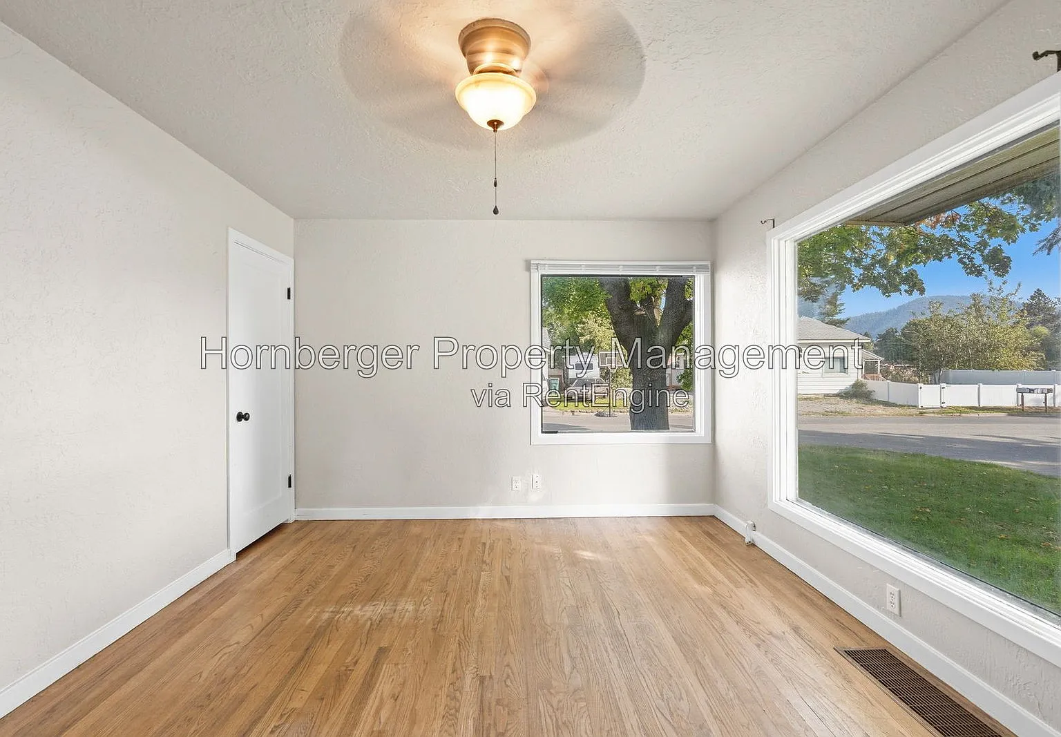 3 bed, 1.0 bath, 1300 sqft, $1,895 — Photo 4