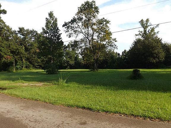 4th image of 22156 Newton Dr