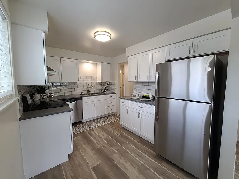1013 E Sharp Ave — Photo 16