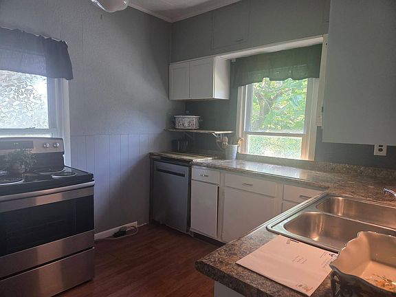 4th image of 805 Poplar St