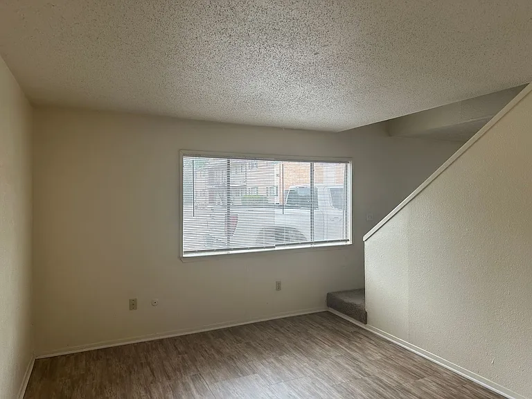 1400D Holleman Dr — Photo 12