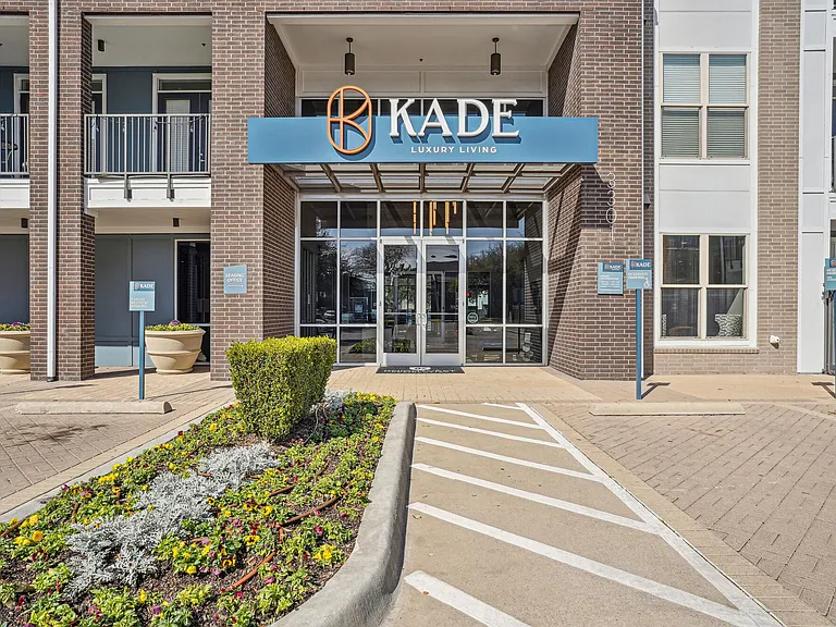 Kade — Photo 28