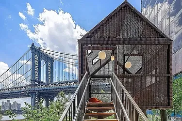 Rented by Gulia Wang, LREB