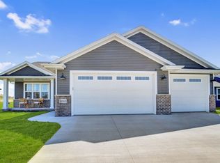 1013 Grassy Meadow Ln, Menasha, WI 54952