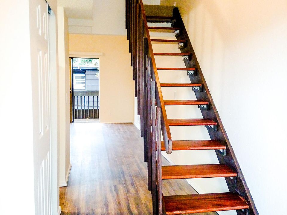 1st image of 5231 22nd Ave NE APT 6