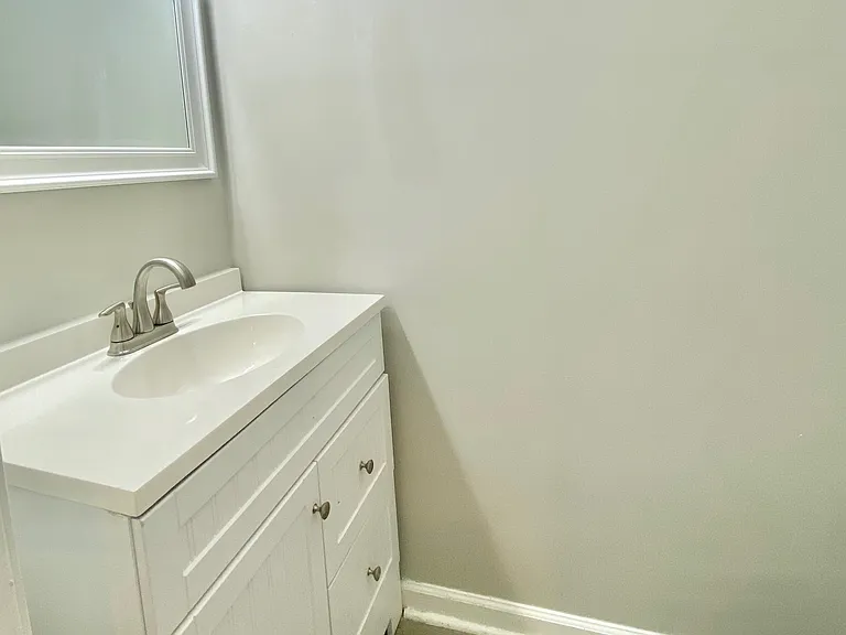 102 Petworth Dr — Photo 9