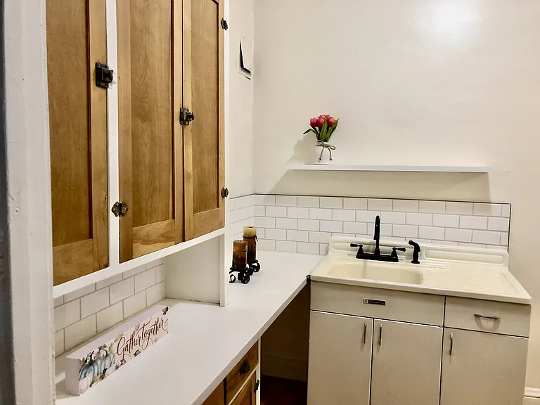 Grand and Dale Apartments — Photo 63