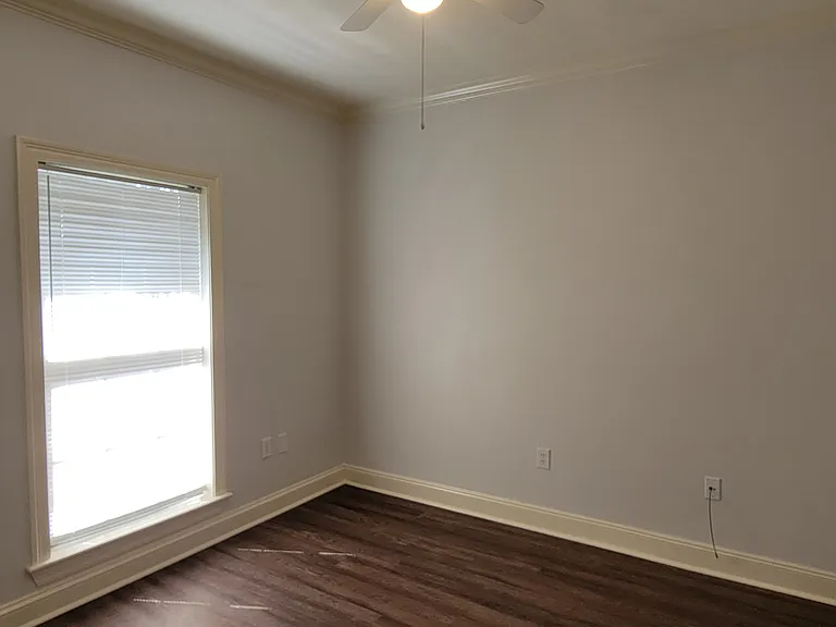516 Windsor Dr — Photo 22