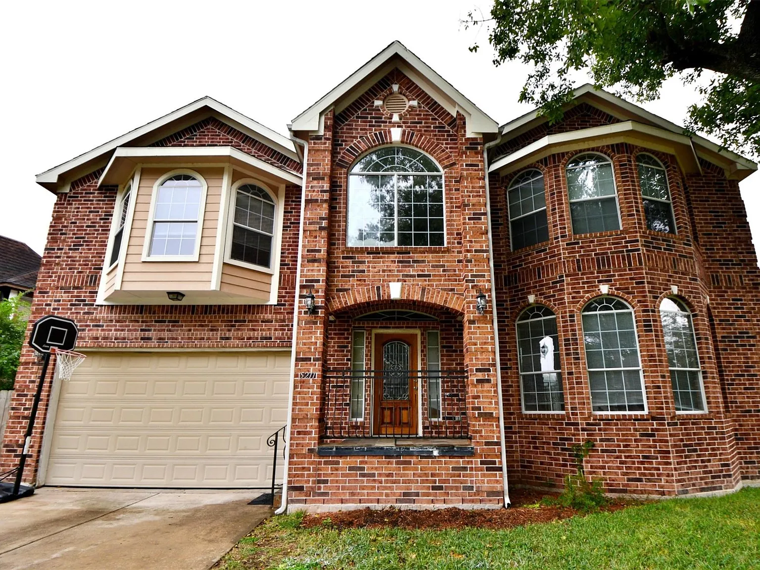 4 bed, 3.5 bath, 3340 sqft, $3,500 — Photo 2