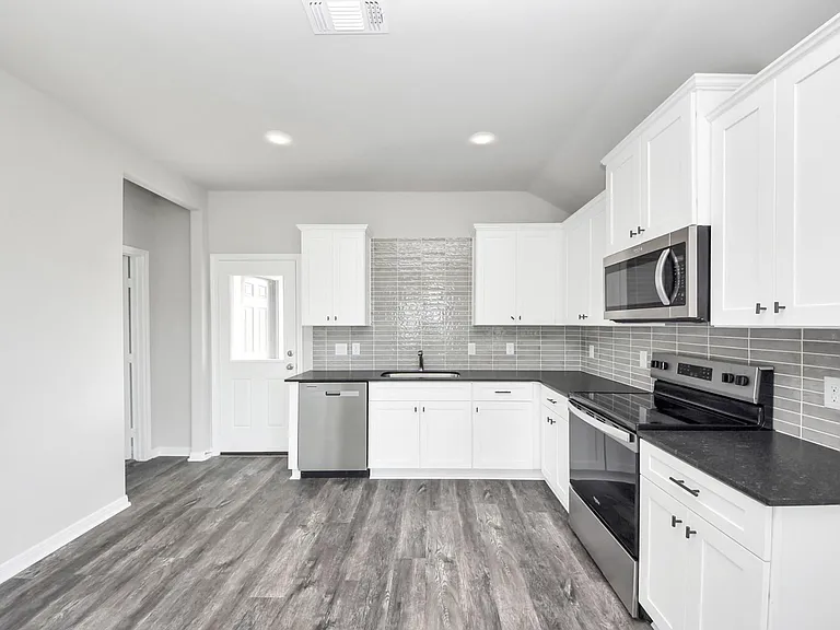 688 Swallow Dr — Photo 22