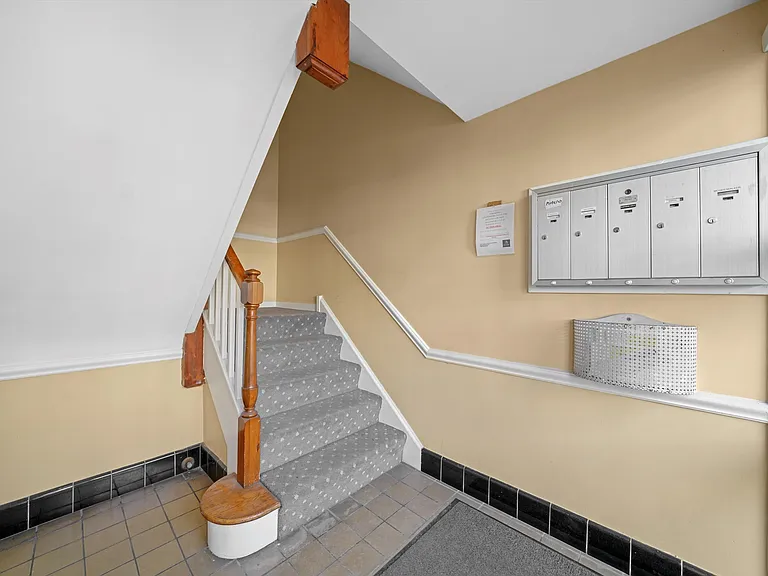 432 Elmwood Ave #2 — Photo 9