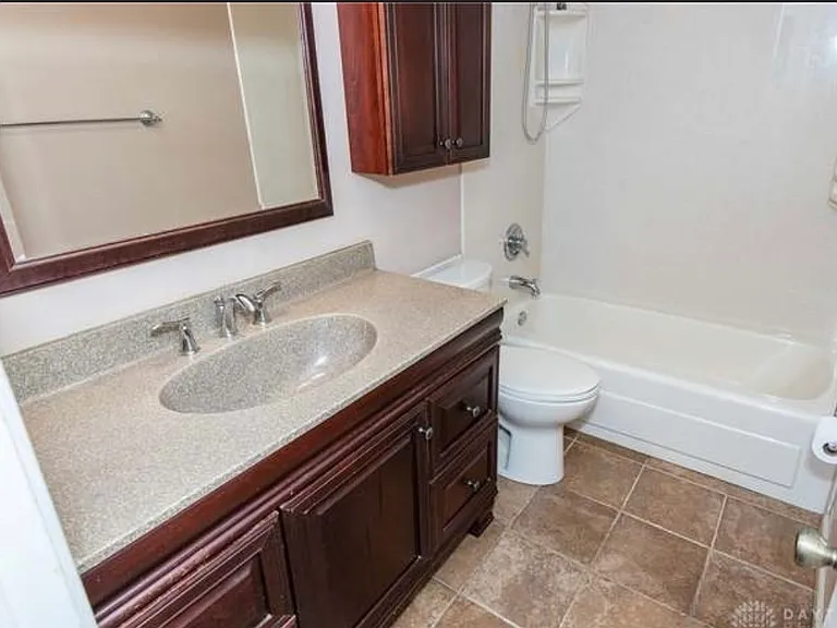 4 Rockland Dr — Photo 5