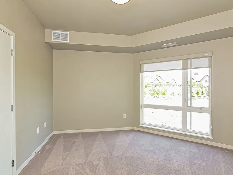Lakeside Flats — Photo 43