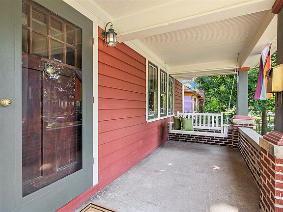 3rd image of 1120 Pearl St