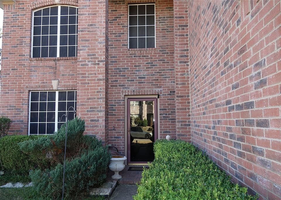 1st image of 900 Cattail Dr