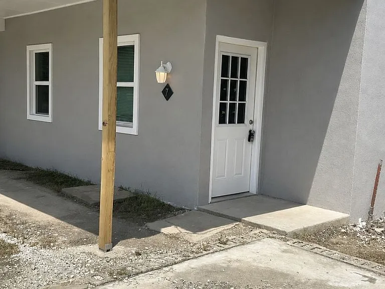 2379 Locust Rd — Photo 25