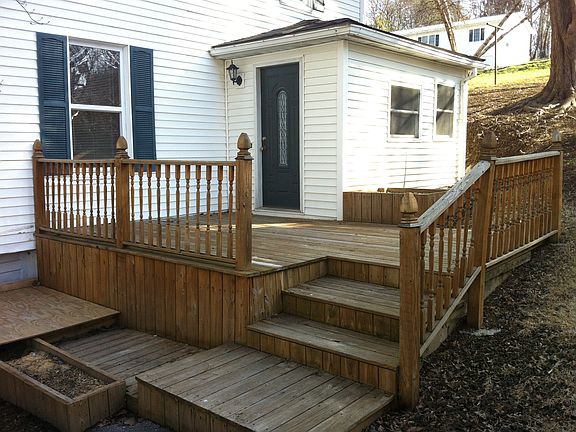 3rd image of 115 Ewart Ave