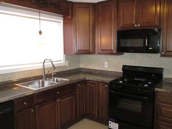 5th image of 225 Little Brook Ln