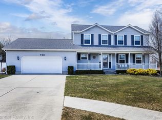 748 Alexandria St, Marysville, MI 48040