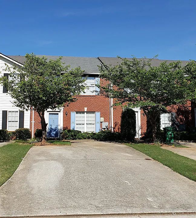 1st image of 5854 Strathmoor Manor Cir #5854