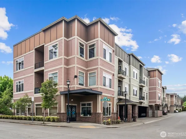 4005 NE 3rd Place #E, Renton, WA 98056