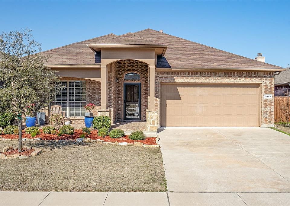 1st image of 3049 San Fernando Dr