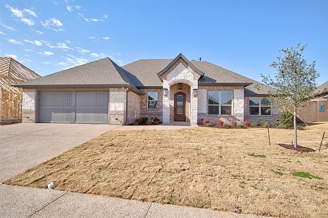 1st image of 1007 Anna Cir