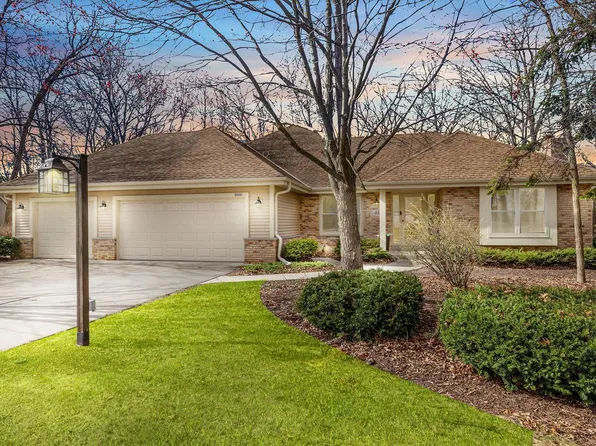 8555 West Blackbird COURT, Franklin, WI 53132