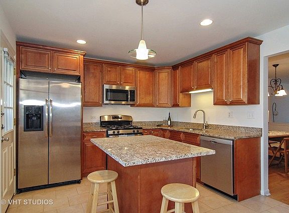 4th image of 4726 N Winchester Ave APT E