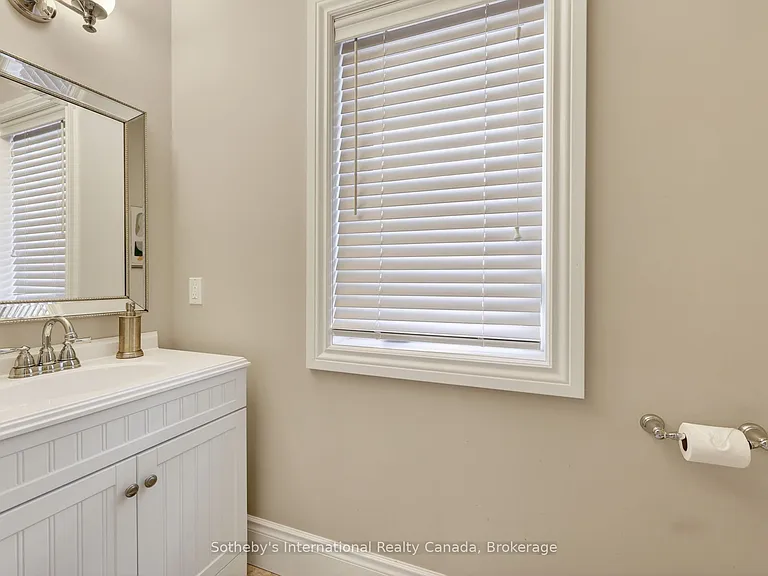 36 Kayla Cres — Photo 25