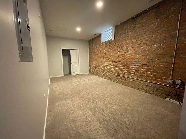 628 Park Ave — Photo 59