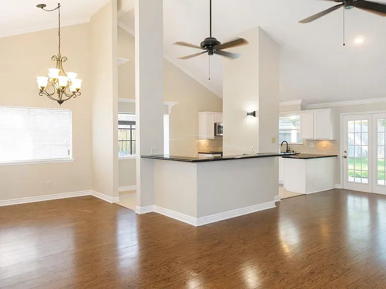 2419 Woven Wood Ln — Photo 4