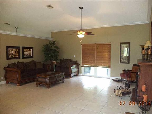 3rd image of 11420 NW 22nd St