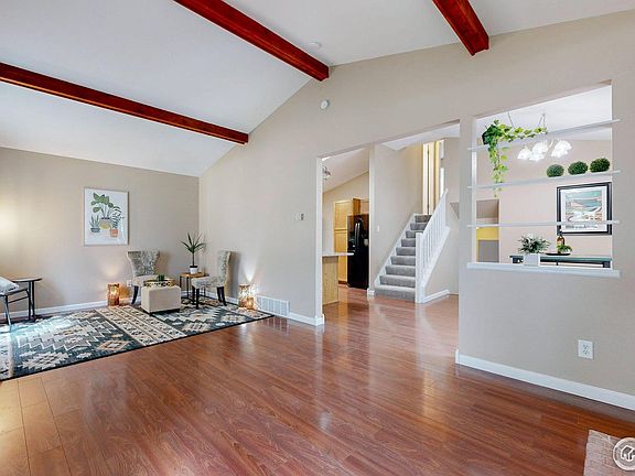 5th image of 1025 Larch Dr