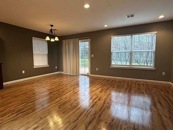 3rd image of 720 Trout Creek Ln