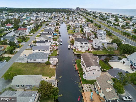 3rd image of 120 Bayshore Dr
