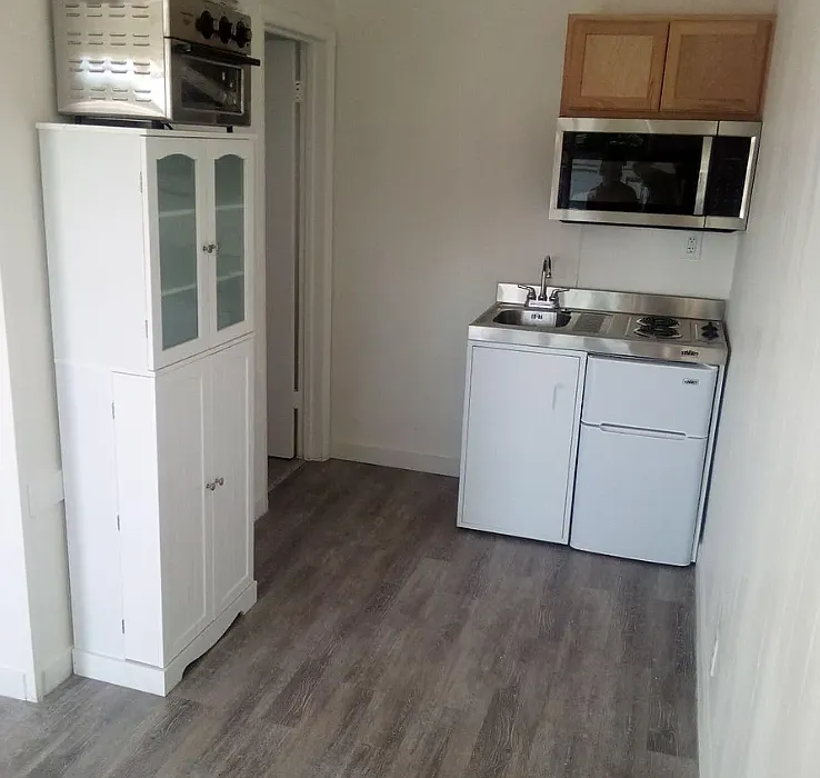 Studio, 600 sqft, $800 — Photo 3