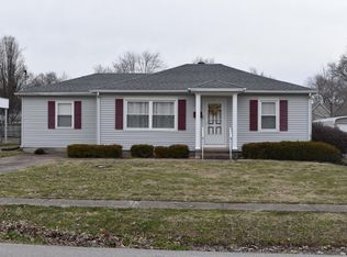 1702 W Walnut St, Marion, IL 62959
