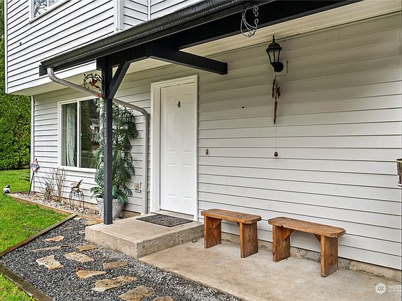 4th image of 13613 38th Avenue NW