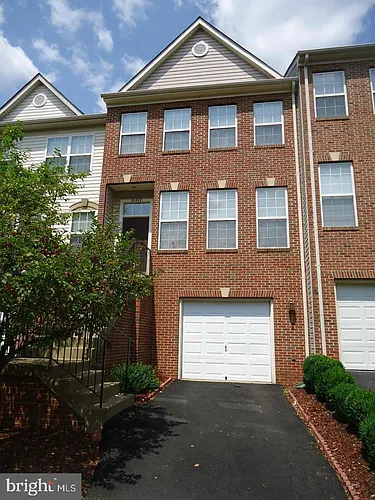 21477 Rusty Blackhaw Sq Photo 1