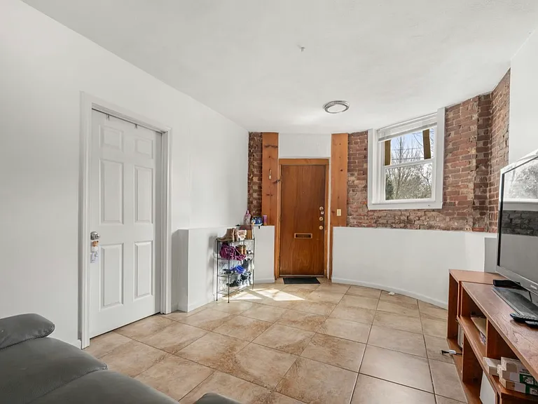 2 Colliston Rd #2B — Photo 4
