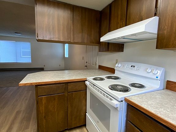 4th image of 5917 Glenwood Ave APT B