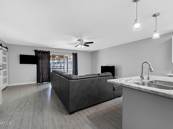 4th image of 5342 S FARMER Avenue