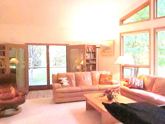3rd image of 85009 Straw Springs Ln