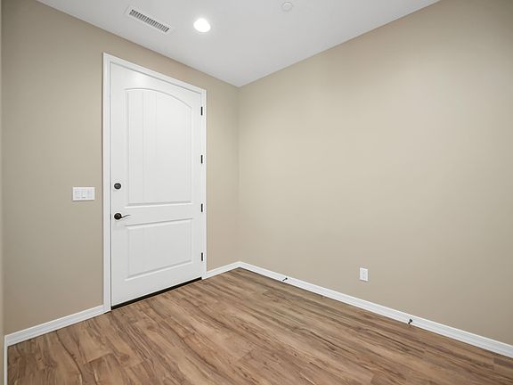 5th image of 1215 Longview Dr #4