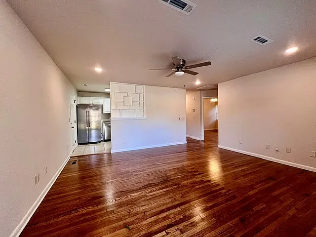 1666 Oakland Ave — Photo 2