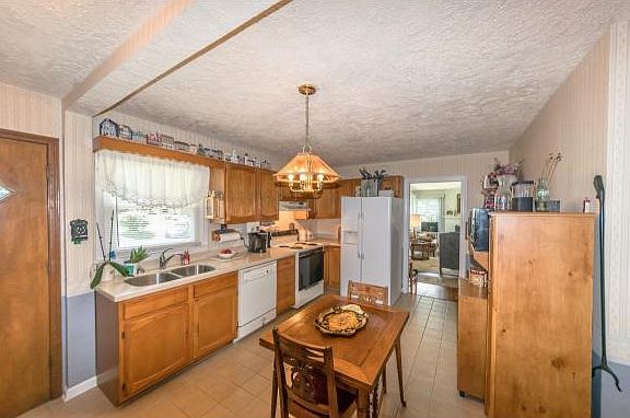 5th image of 1109 Ronald Ln