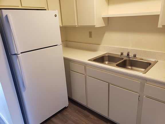 4th image of 1262 Murray Ave